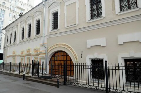 Лаврушинский пер 4