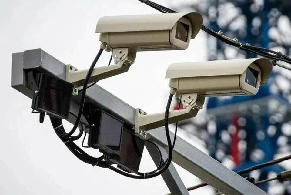 Комплекс арена прибор видеофиксации. Камеры фиксации нарушений пдд. Инфракрасные камеры гаи. Видеофиксация номеров. Камера фотофиксации нарушений пдд.
