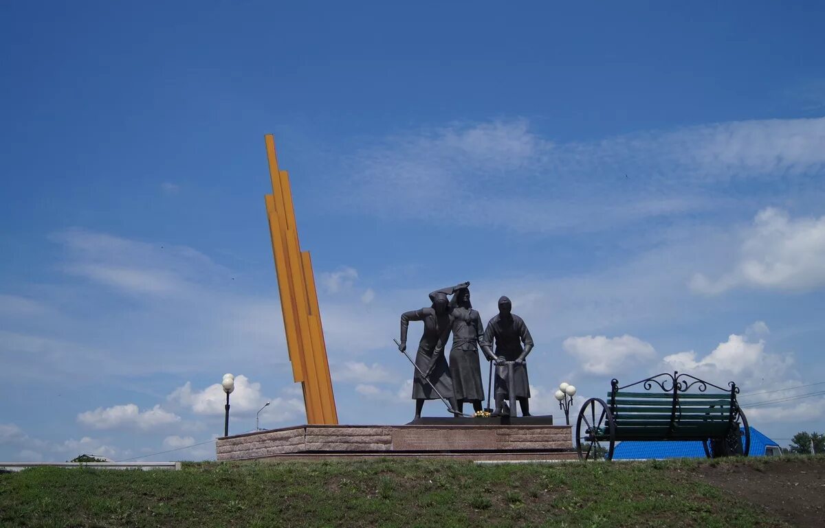 Доброга старый оскол. Доброга старый оскол. Доброга старый оскол. Памятник женщинам строителям железной дороги старый оскол ржава. Старый оскол автодороги.