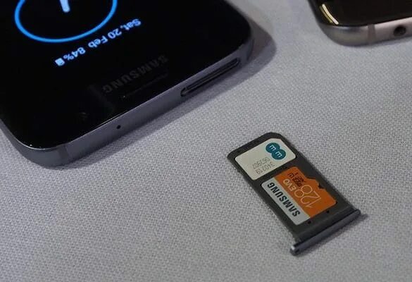 Как установить вторую симку. Самсунг галакси s7 карта памяти. Самсунг галакси а5 карта памяти. Samsung Galaxy s20 Fe 2 симки. Самсунг галакси s6 SD карта.