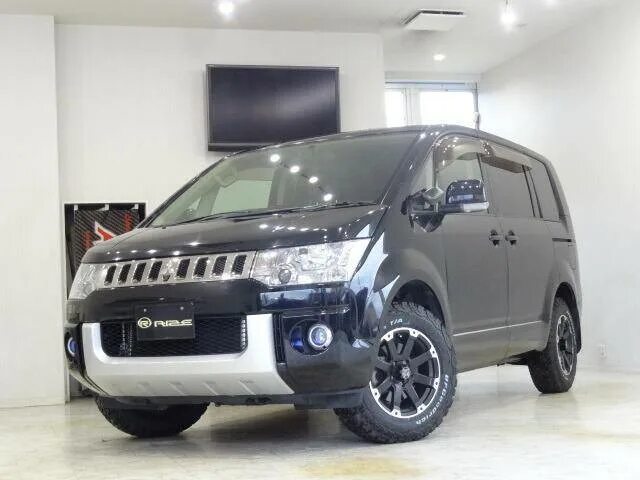 Delica d5. Mitsubishi Delica d5 2009. Мицубиси Делика д5 дизель. Мицубиси Делика 2019 d5 комплектации.