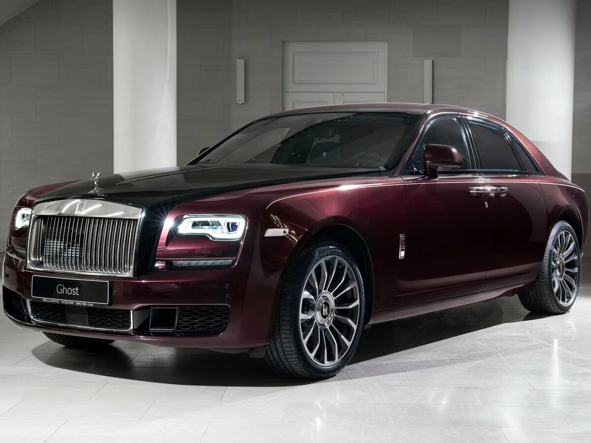 Роллс телефон. Rolls Royce Ghost 2021. Rolls Royce Ghost 2020. Rolls Royce Ghost 2022. Новый Rolls Royce Ghost 2021.