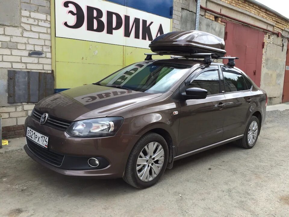 Фольксваген поло багажник купить. Volkswagen Polo автобокс. Магнум 300 автобокс Polo sedan. Автобокс Магнум 350 Polo sedan. Thule Motion 800 VW Polo sedan.