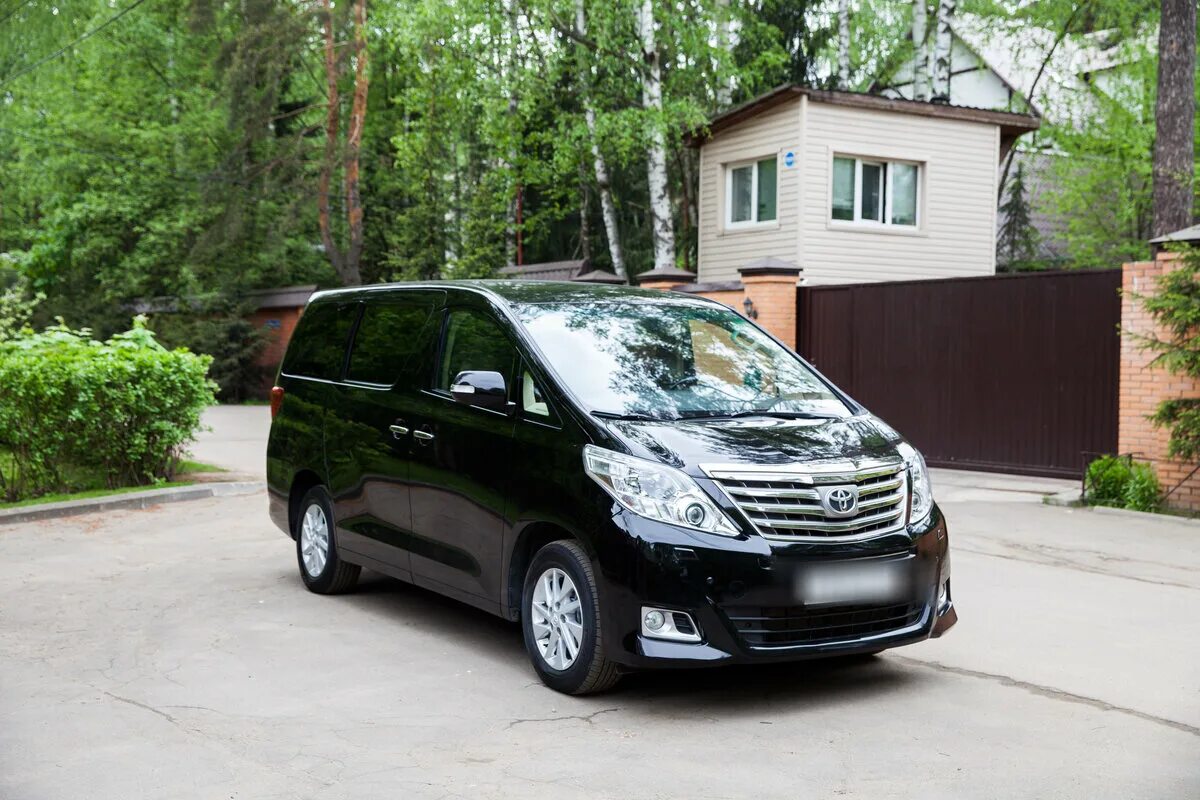 Toyota alphard 3. Тойота альфард 2006 черный. Toyota alphard фото панели левый руль. Левый руль альфард бу. Тойота альфард 2008 левый руль.