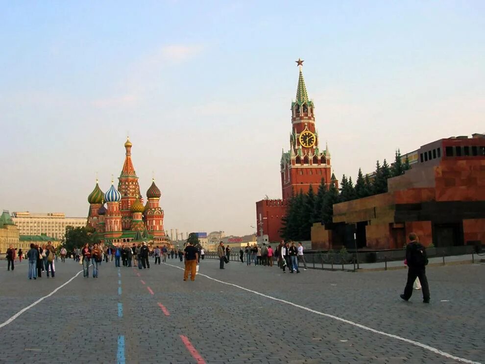 Площадь земли москвы. Столица красной площади. Столица России Москва красная площадь Кремль. Красная площадь символ Москвы. Красная площадь дом 2.