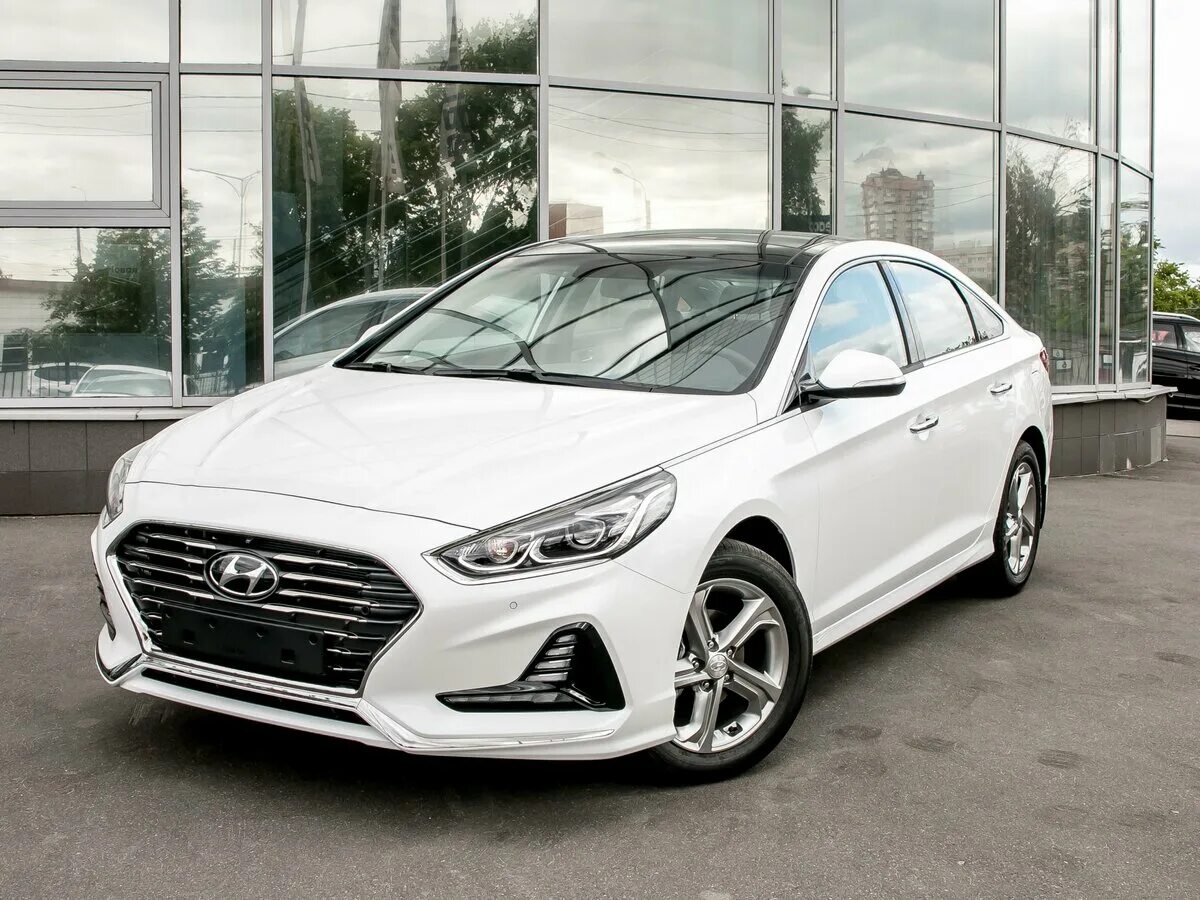 Sonata 7 lf. Hyundai hyundai sonata 2017. Hyundai sonata 2019. хенде соната лф 2019 вид спереди с поднятыми щетками. Hyundai sonata 2018.