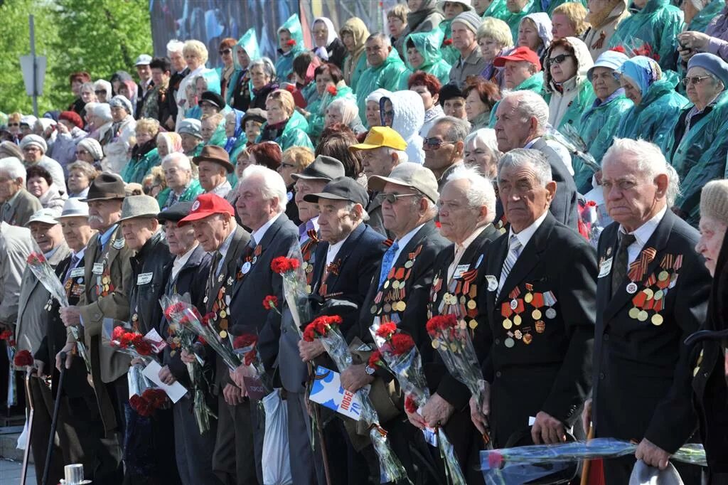 День Победы ветераны. Ветераны на параде. Ветераны на параде Победы. Шествие ветеранов. 2015 год ветеранов