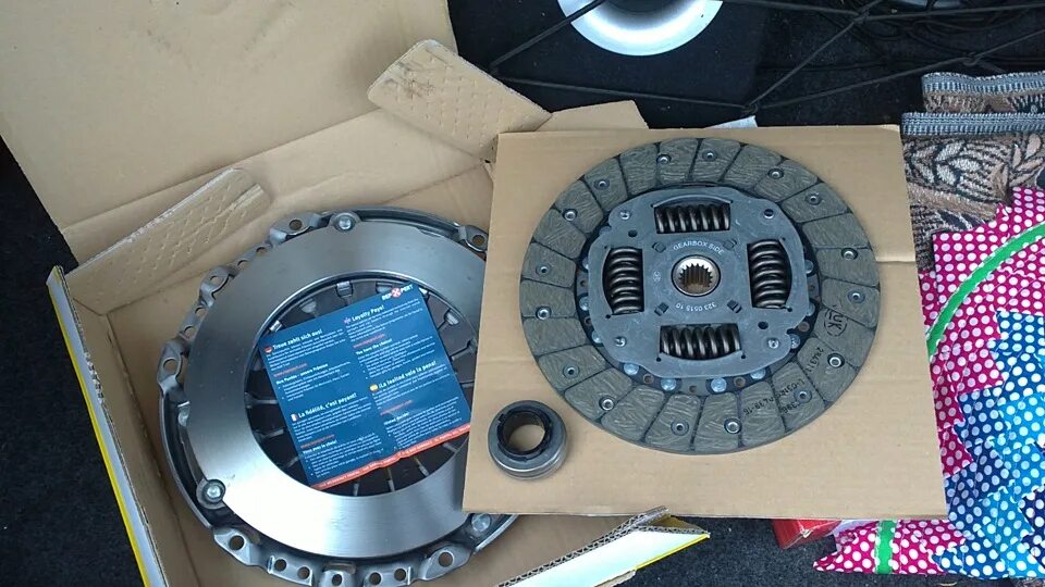 Сцепление ситроен пикассо. Ситроен ксара сцепление. citroen xsara picasso 2002 1.8 мкпп комплект сцепления. лючок сцепление ситроен берлинго дизель.