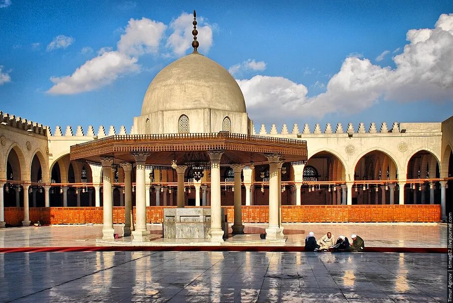 Мечеть Амра ибн Аль-аса. Мечеть Амра в Фустате (Каир).. Мечеть Амра в Каире, Египет (642 г. нашей эры). Мечеть Амра в Фустате средневековье. Амр ибн аль