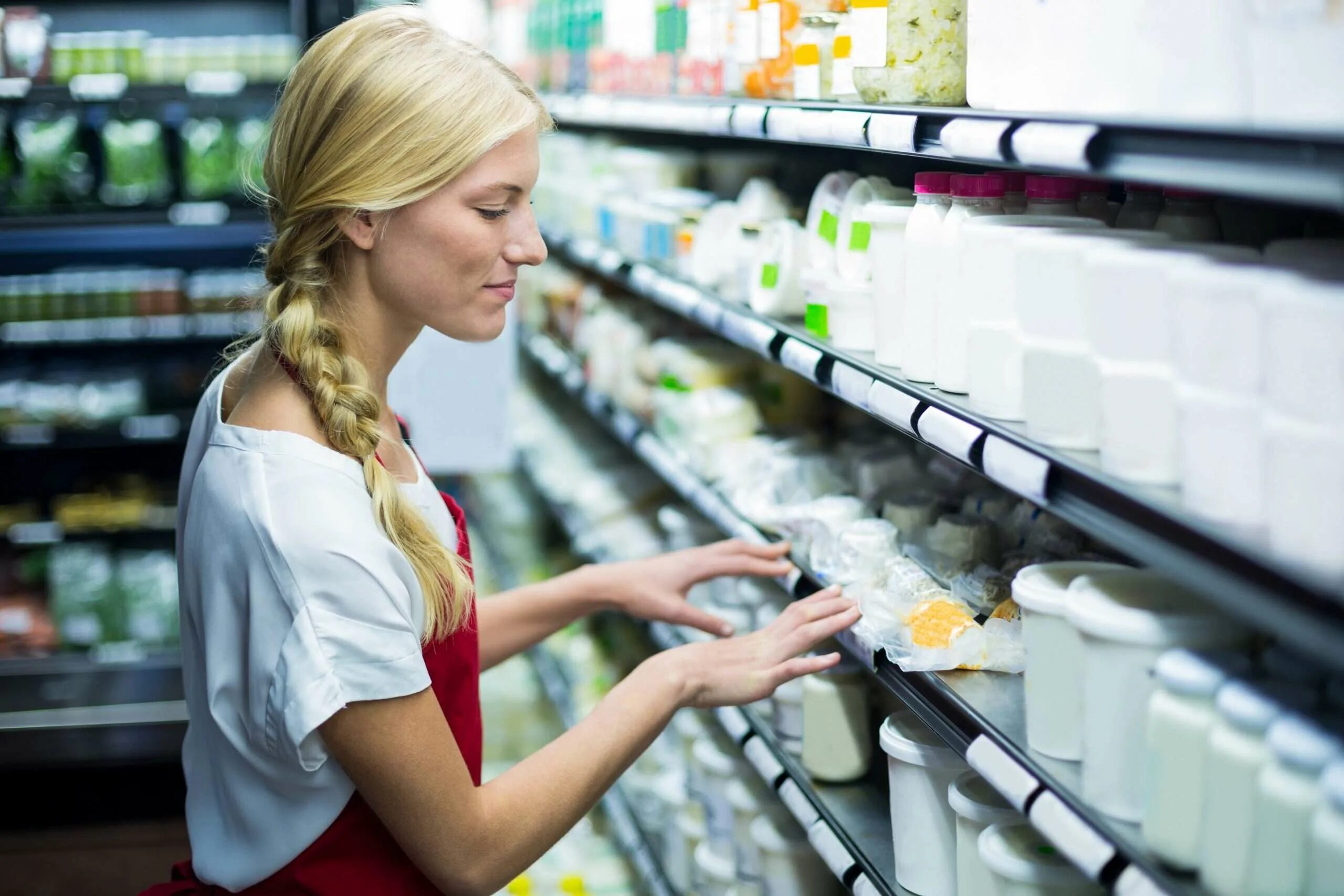 Продавец какой продукт. Мерчендайзер. продавец непродовольственных товаров. сотрудник на выкладку товара. визуальный мерчендайзер.
