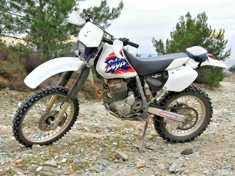 Honda baja. Honda XR 250 Baja. Honda XR 250 S. Honda xr250 Baja в грязи. Обои Honda xr250 Baja.