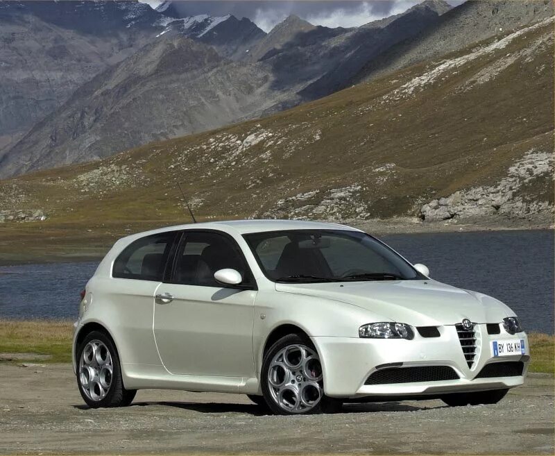 Https www car com. Alfa Romeo 147. Alfa Romeo 159 Sportwagon. Альфа Ромео 3.2. Alfa Romeo 158.