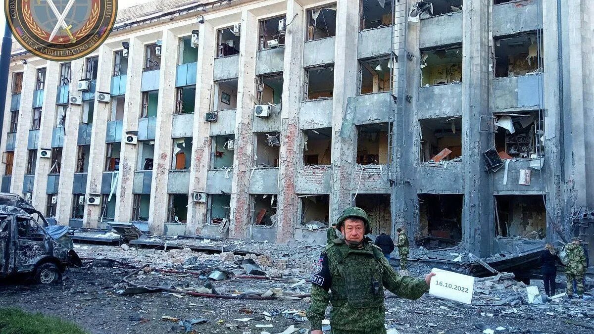 Новости донецка свежие сегодня донецк. Разрушенные дома в донецке. Подрыв машины в донецке февраль. Микрорайон текстильщик донецк. Новости донецка свежие сегодня донецк.