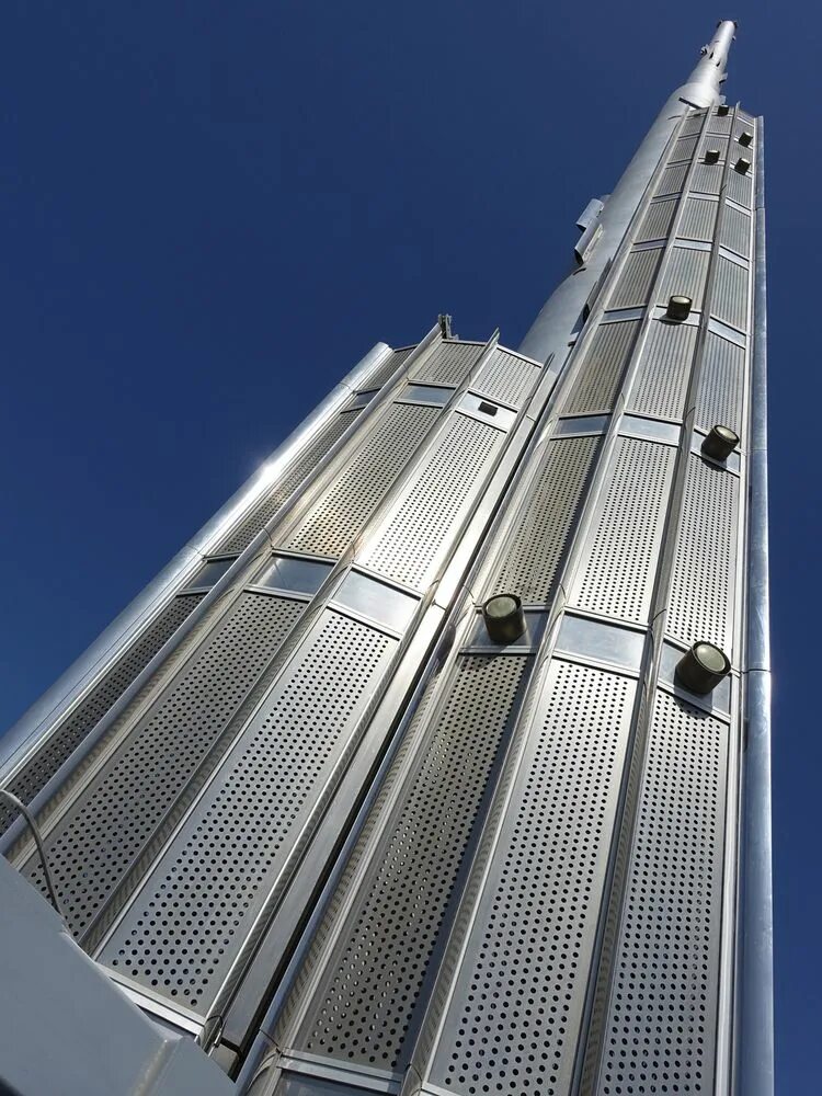 Бурдж Халифа лифт. Двухэтажный лифт Бурдж Халифа. Бурдж Халифа служебный лифт. Лифт в здании Бурдж Халифа.