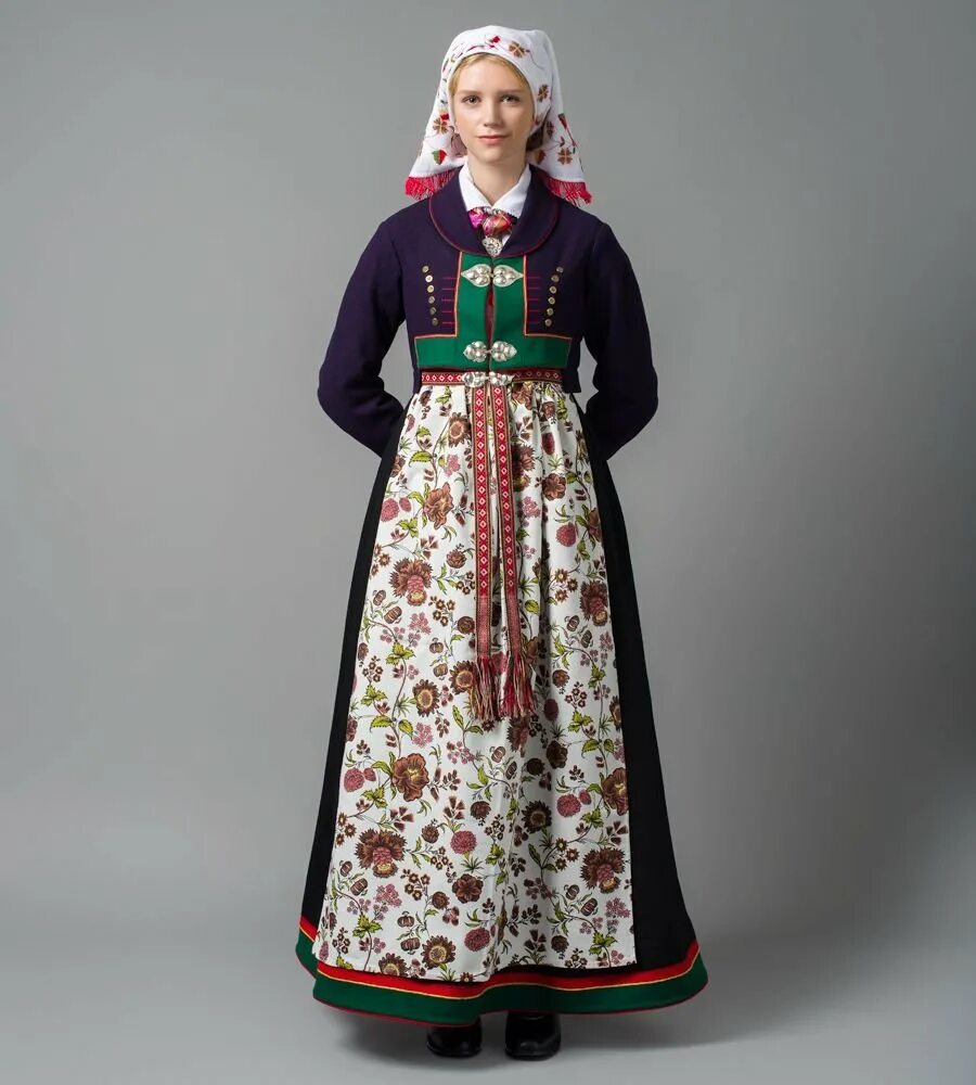 Италия костюмы национальные италия. Нац костюм италии. Итальянский народный костюм. Народная одежда италии. Итальянский женский костюм.