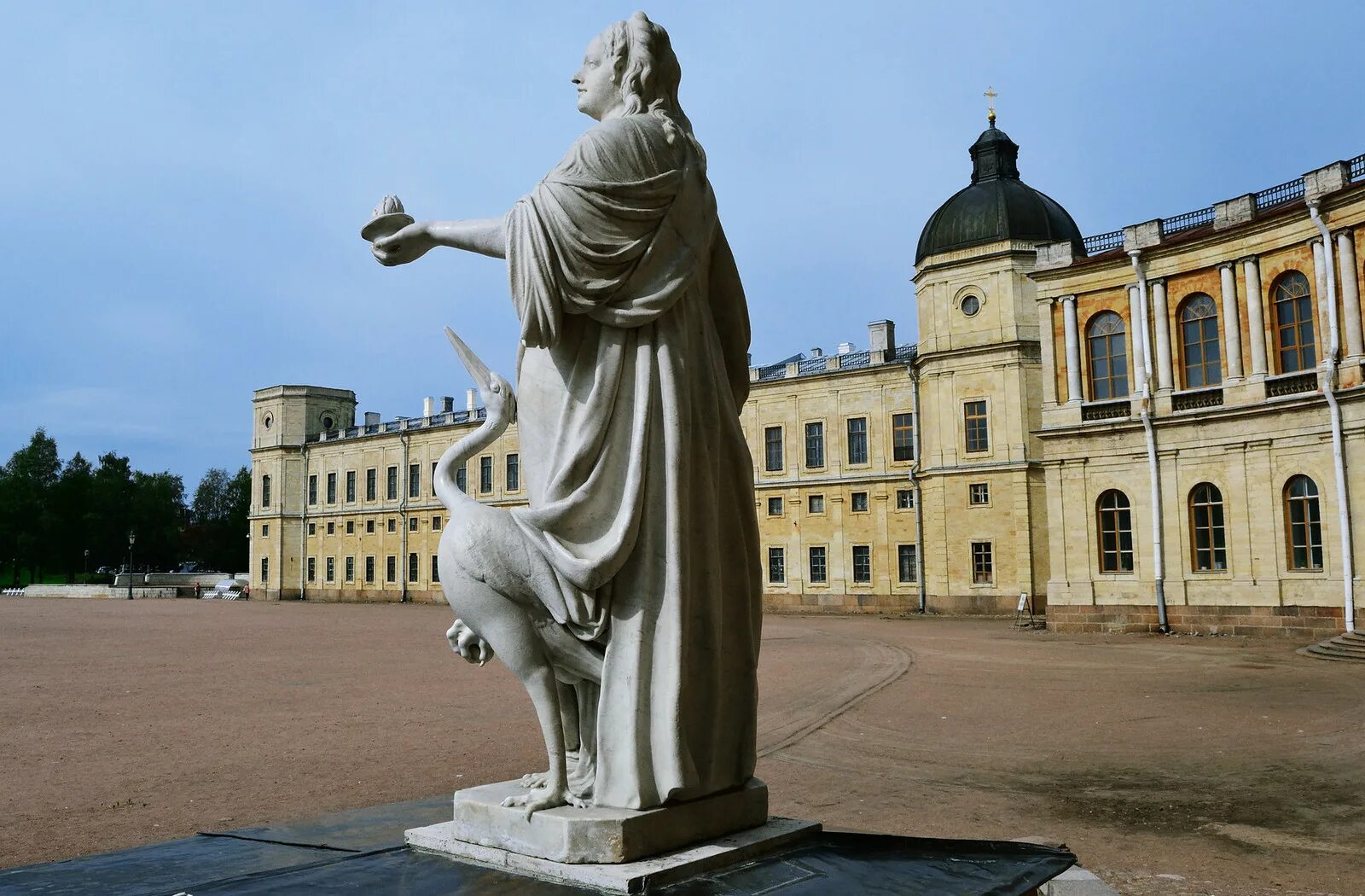 Санкт петербург музей под открытым небом презентация. Петербург музей под открытым небом. Музей военной техники в санкт-петербурге. Артиллерийский музей в санкт-петербурге. Мозаичный дворик в санкт-петербурге.