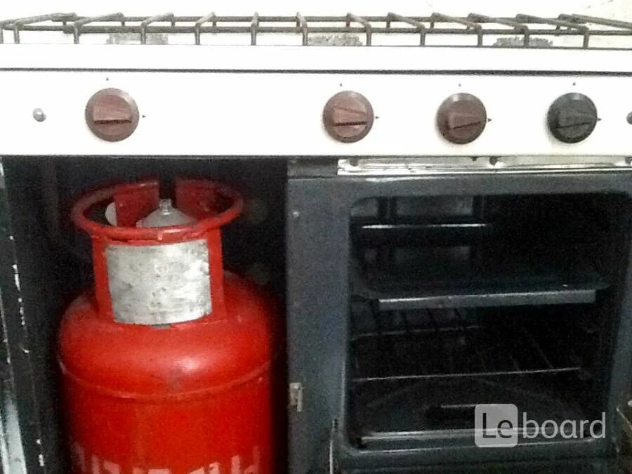Плита газовая от газового баллона. Газ балонный 27 литров. газовая плита с газовой духовкой балонный газ. газовая трехкомфорочная плита с баллоном. газовые плиты ссср под балонный газ.