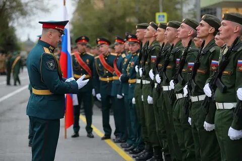 Участники парада победы