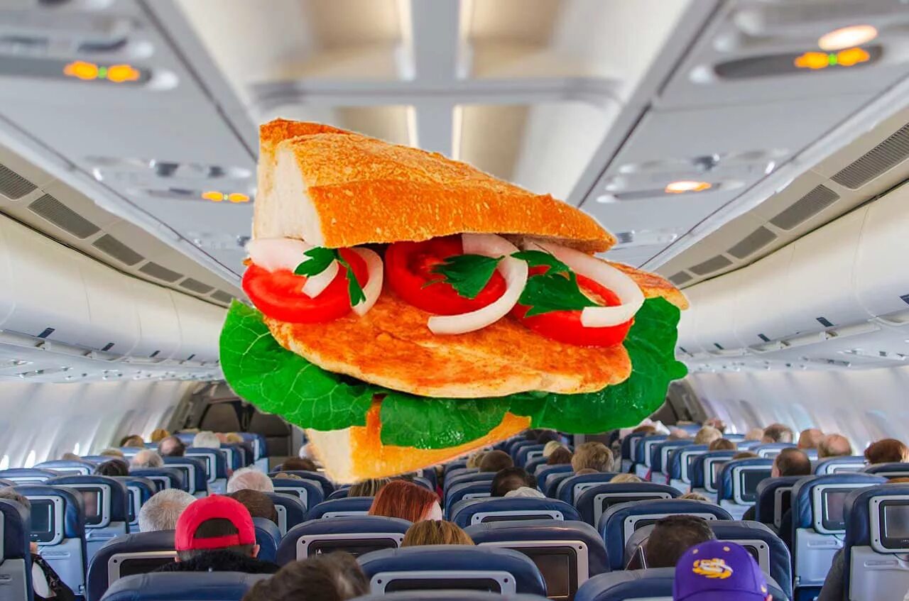 Можно еду на борт самолета. Еда в самолете. Самолет VIETJETAIR еда. Самолет из еды. Еда в самолете для детей.