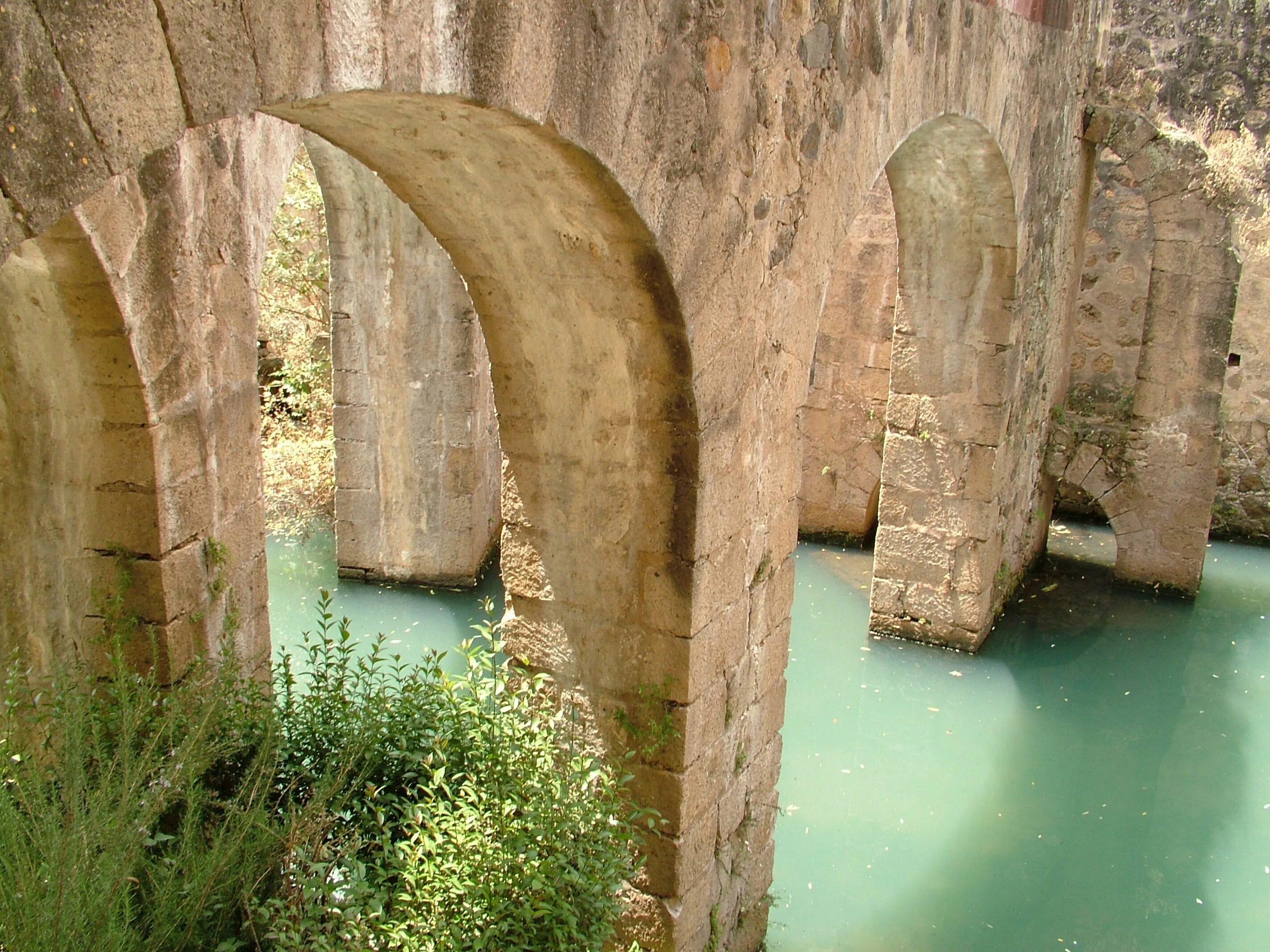 Waters columns