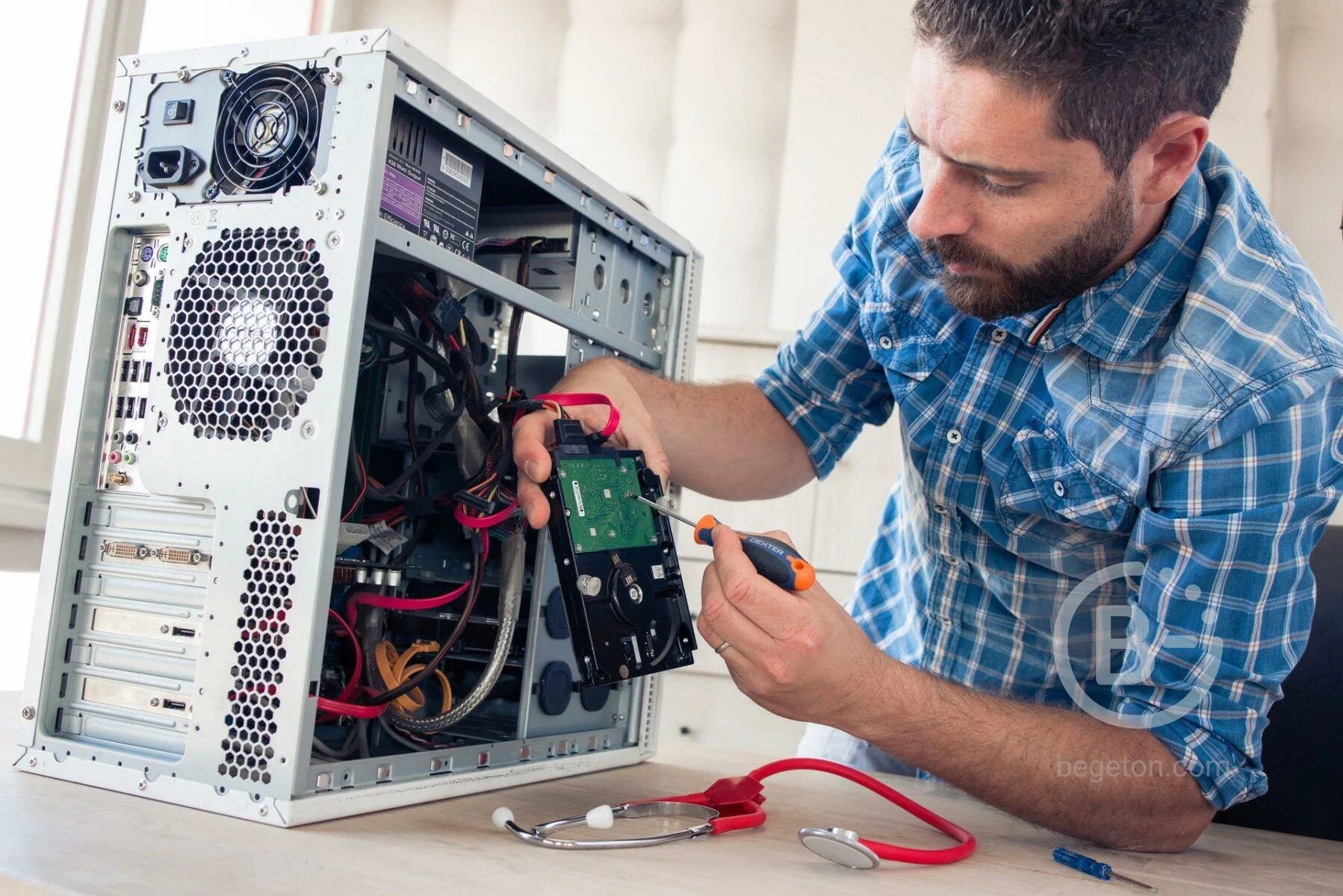 Техник по обслуживанию компьютерных систем. Техник программист. Мастер по ремонту компьютеров. Сетевое и системное администрирование. Александр маслов вологда.