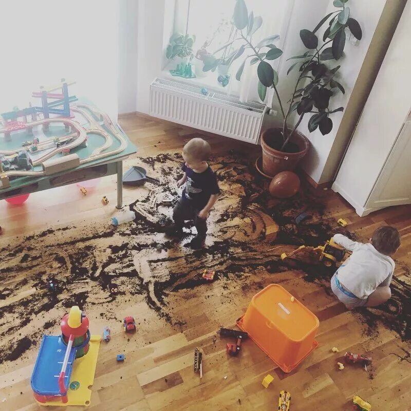 Пять минут пять минут. Значок 10 минут. Кэт деннингс и ее парень. Оставить на пять минут. Аватарки со смыслом.