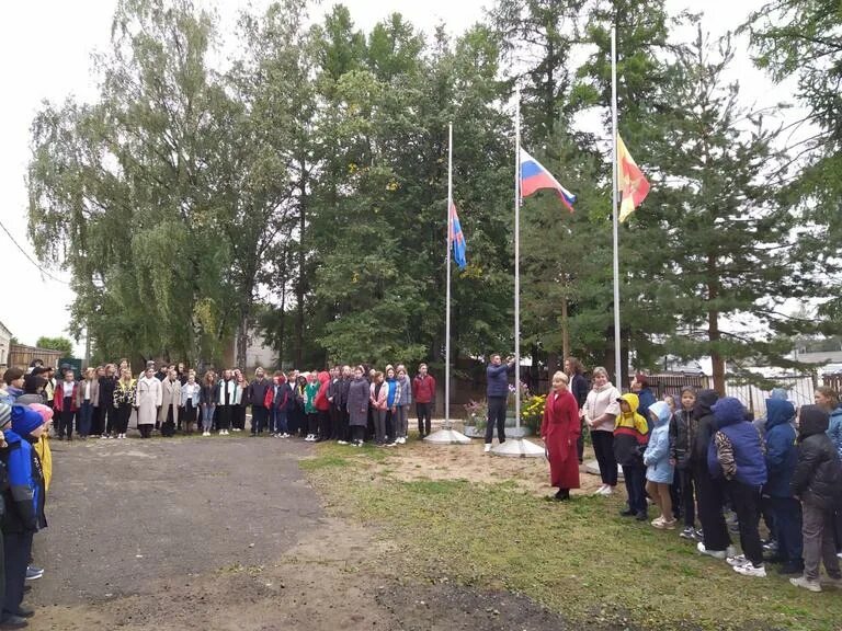 линейка к дню солидарности в борьбе с терроризмом. историко-патриотическая акции «линейка памяти». школа имени михаила петровича марченко. линия памяти 2024. линия памяти 2024.