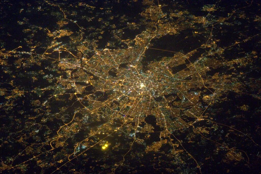 Земля мкад. Земля в Москве. Earth from above. Звёздний расум. Сконирваная Москва что под землею сверху.