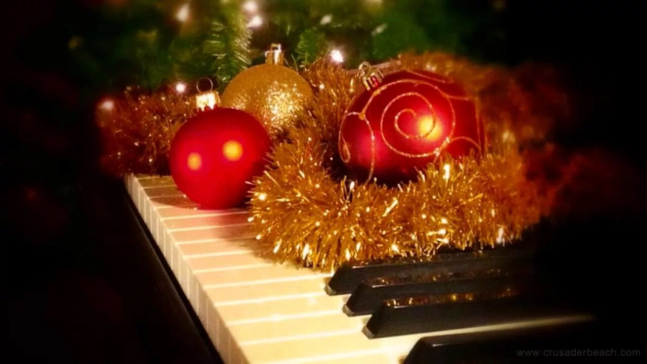 Музыка рождества без. Рояль рождество. A christmas carol. Новый год и музыкальные инструменты. Новогодние открытки с роялем.