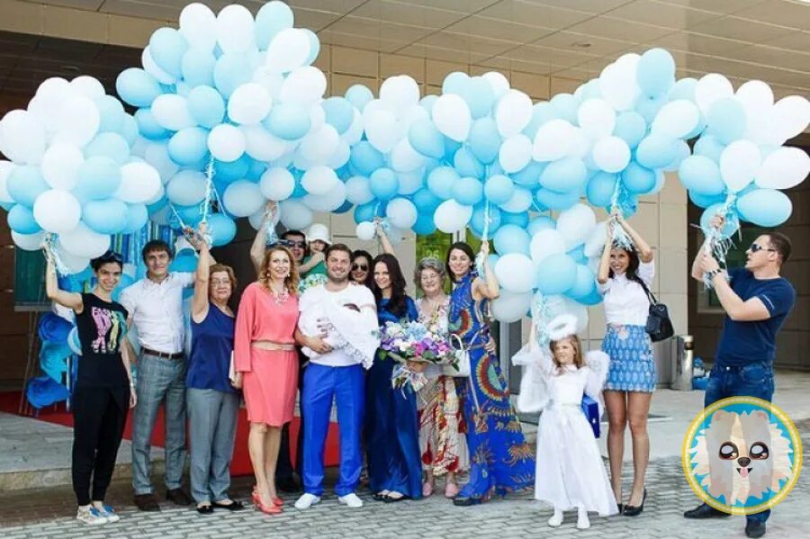 Выписка из роддома фото. Выписка новорожденных из роддома. Выписка ребенка. Выписка с роддома. Выписка из роддома летом.