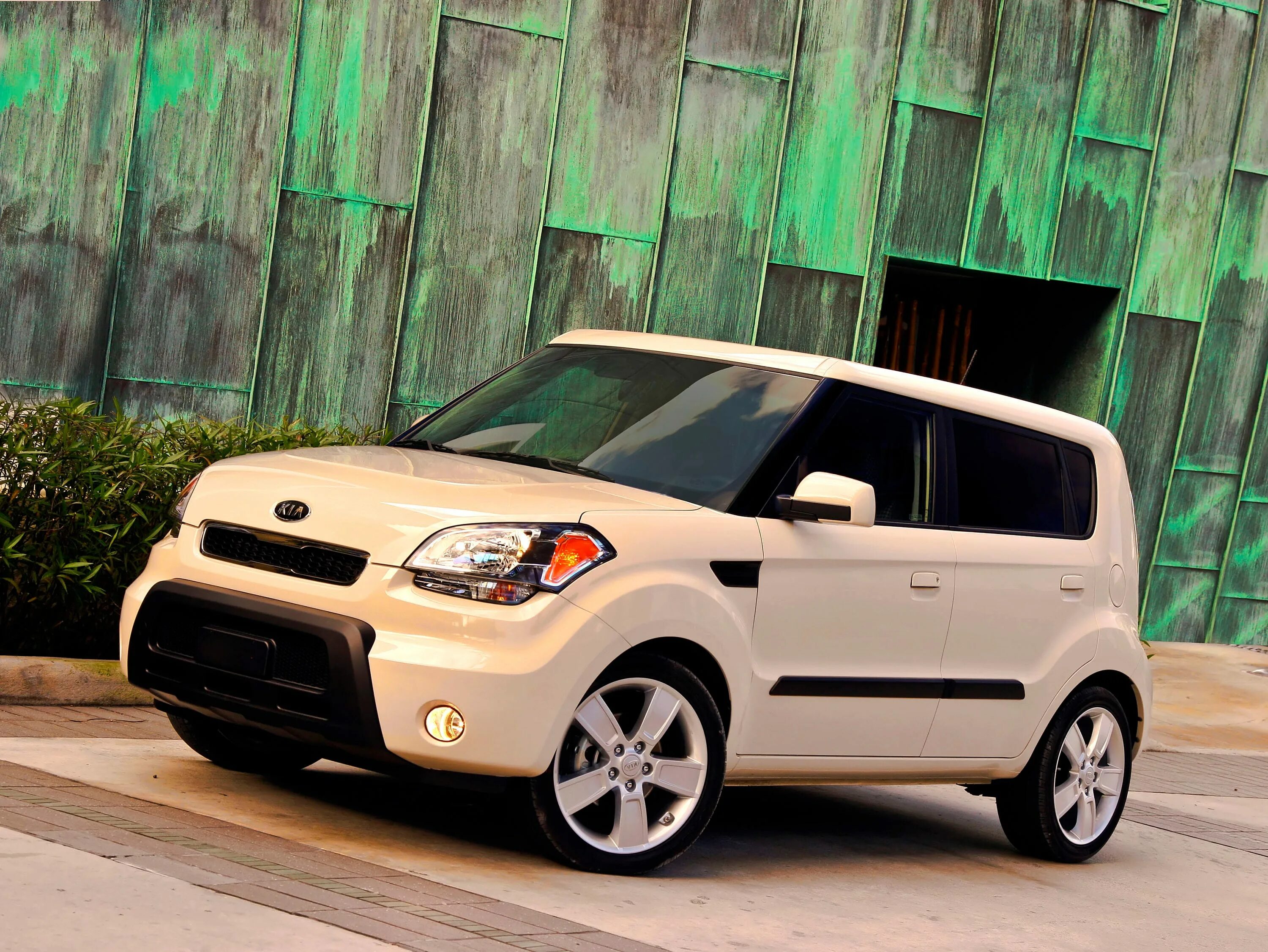 Киа соул 17. Kia Soul. Kia Soul 2011. Kia Soul 2008. Киа соул 2008г.