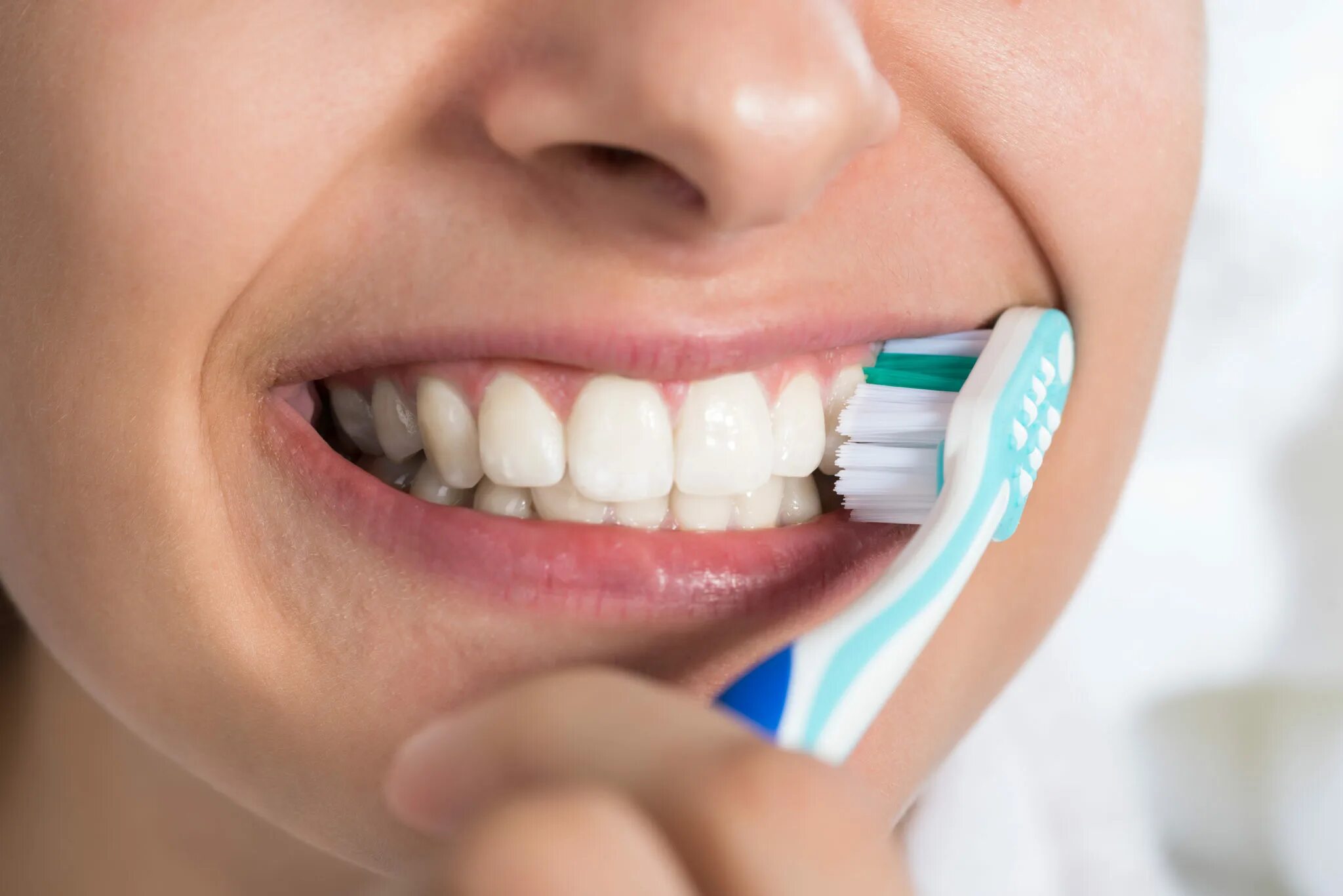 Можно курить после стоматолога. Инструменты для поддержания здоровья зубов. Чистка зубов в домашних условиях картинки. Как совместить зубы в домашних условиях.