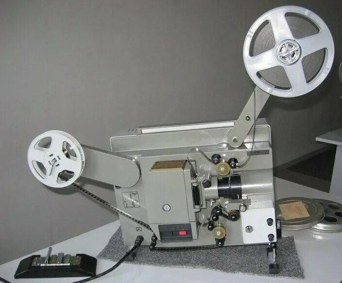 Rainbow english 2 класс 1 часть аудио. кинопроектор радуга 2. кинопроектор eiki 16мм. Rainbow english 1 класс. радуга 2 аудио.