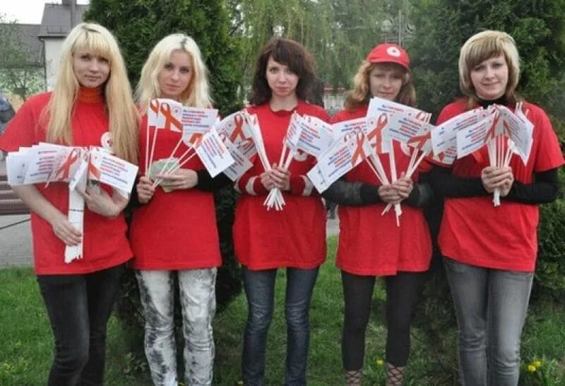Акция молодежь сегодня. Акция против спида. акция молодежь против спида. молодежная акция. молодежь и волонтерство.
