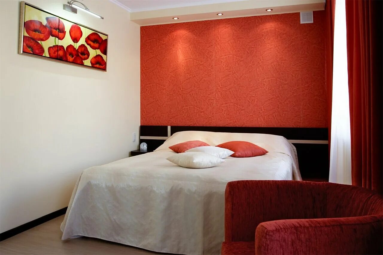 Казанская 74 киров гостиница губернская. Гостиница май. Гостиницы в кирове посуточно. Центральная гостиница киров чарушин. Центральная гостиница киров номера.