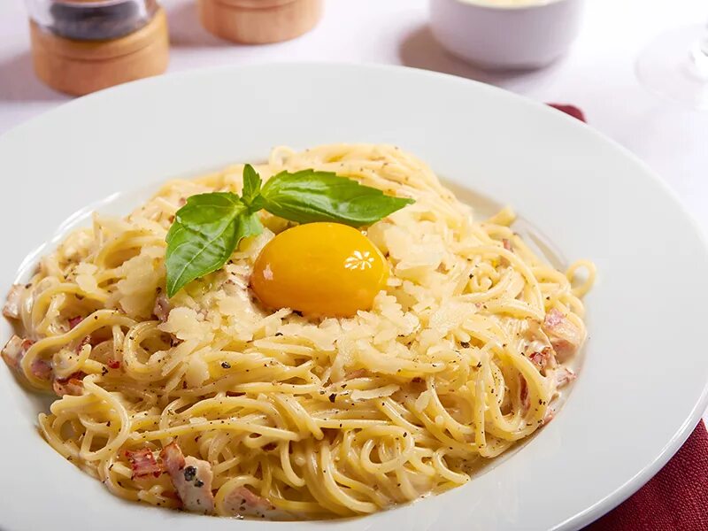 Рецепт лапши на желтках. Бабушкин рецепт домашний лапши. Лапша домашняя. Тальолини и феттучини. Ингредиенты для домашней лапши.