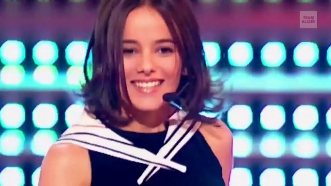 Ализе певица. Alizee 2018. Alizee 2019 толстая. Ализи 2020-й. Французская певица ализе клипы