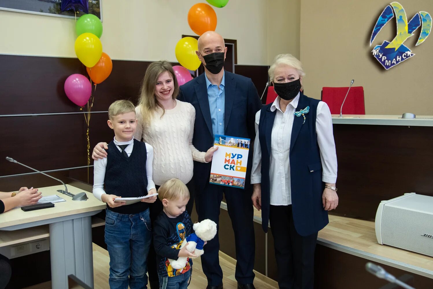 Кп мурманск. Семья в мурманске. Мурманск семья халитовых многодетная. Семья в мурманске. Мурманская семья.