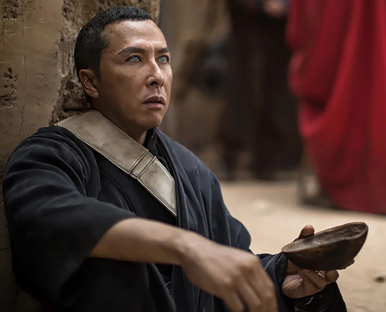 Сила течет во мне и я един с силой. Сила со мной и я един с силой. Чиррут имве сила течет во мне. Сил тек. Напарник в отпуске.