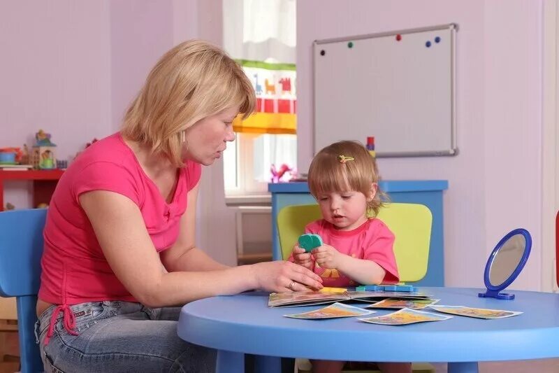 Речевое нарушение детей 3 лет. Речевое нарушение детей 3 лет. Дизартрия у детей что это. Занятия с логопедом. Занятия с заикающимися детьми.