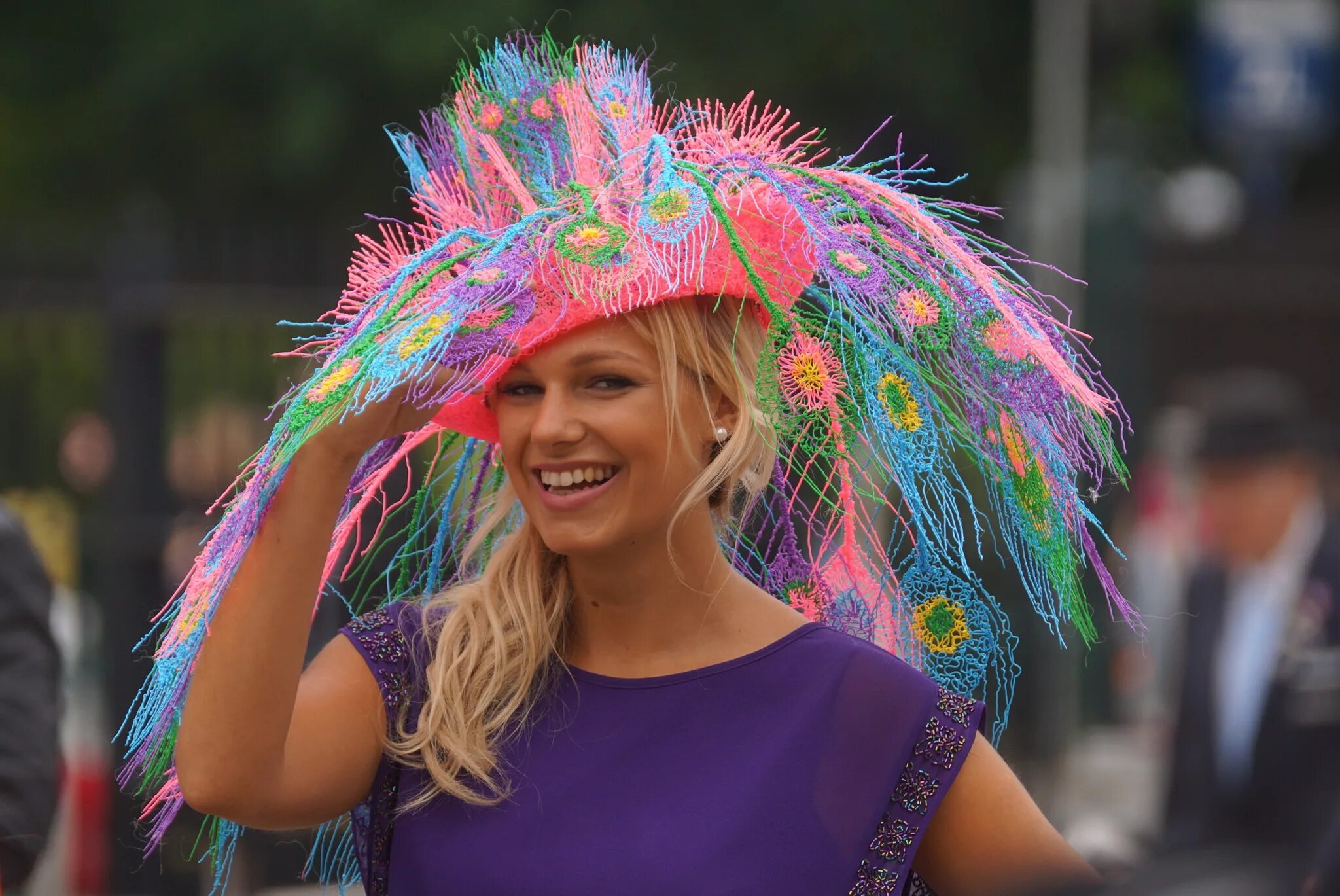 Шляпа на воде. Royal Ascot hats. Необычные головные уборы. Необычные шляпки. Сумасшедшие шляпы.