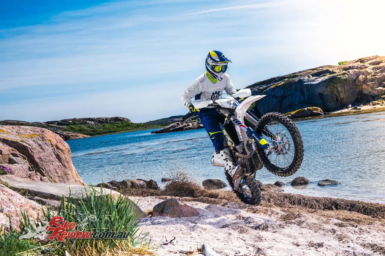 Какой эндуро взять. Husqvarna fe 350 2017. husqvarna enduro. husqvarna мотоциклы эндуро песок. эндуро 2017.