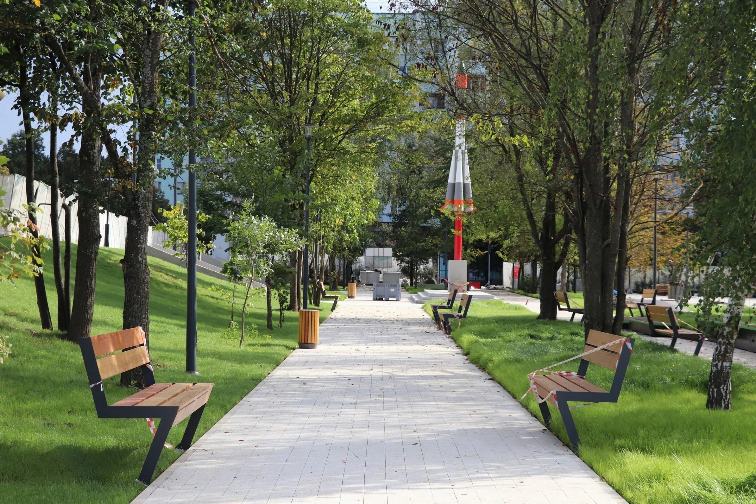 Краснознаменск лив. Краснознаменск новое старое озеро. старое озеро краснознаменск после реконструкции. городской парк краснознаменск. краснознаменск благоустройство фонари.