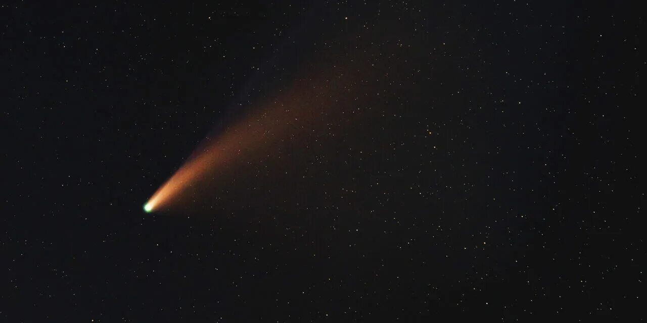 Комета будет видна. Комета c/2022 e3 (ZTF). Летящая Комета. Комета в небе. Кометы которые видно с земли.