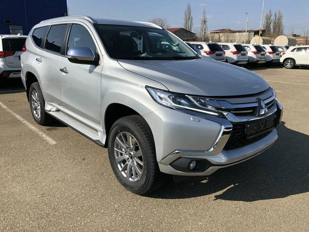 Mitsubishi sport 2019. Mitsubishi sport 2019. Mitsubishi pajero sport 2019. Mitsubishi outlander 2019 offroad. Mitsubishi pajero sport 2019 белый.