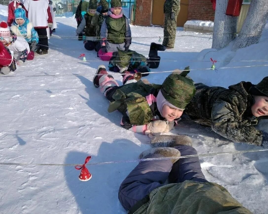 Зимняя Зарница в детском саду. Зарница в ДОУ зимой. Военно патриотическая игра Зарница в детском саду. Зарница на 23 февраля в детском саду. Сценарий зарницы зимой