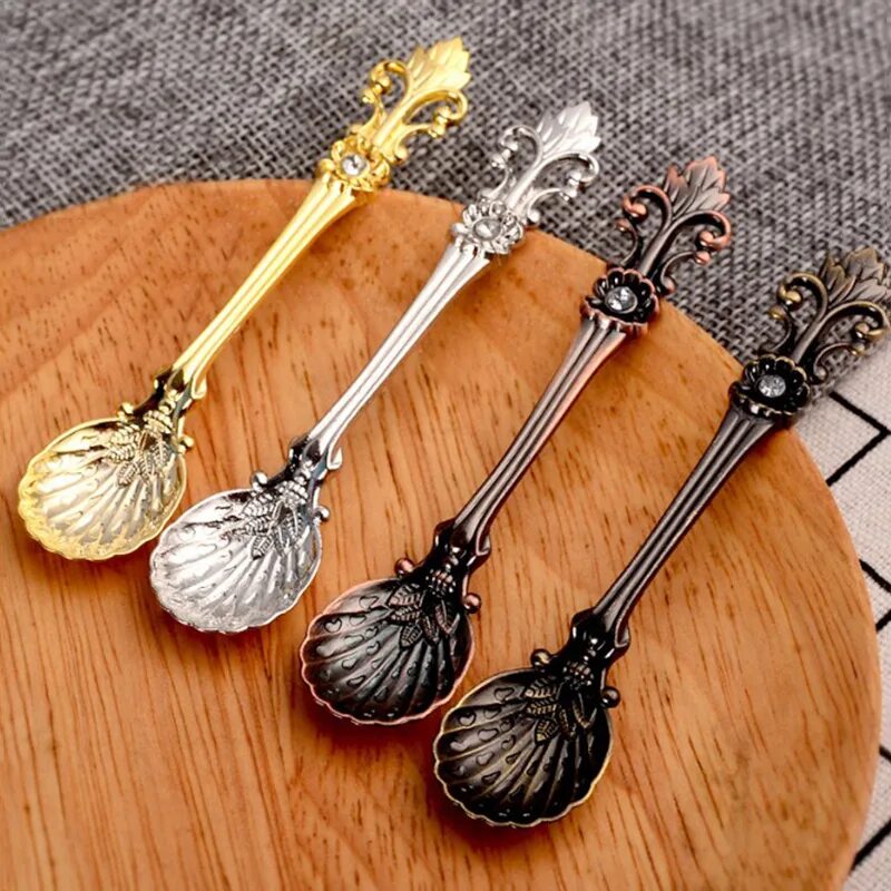 Винтажные ложки. Stainless steel japan ложка золотая. Ложка кофейная. Десертные ложечки в ретро стиле. Кухонные приборы резьба.