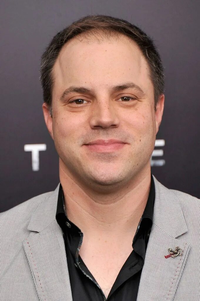 Geoff johns. Джефф ньюбёрг. Джефф джонс. Джефф лэнгон. Джефф джонс группа rush.