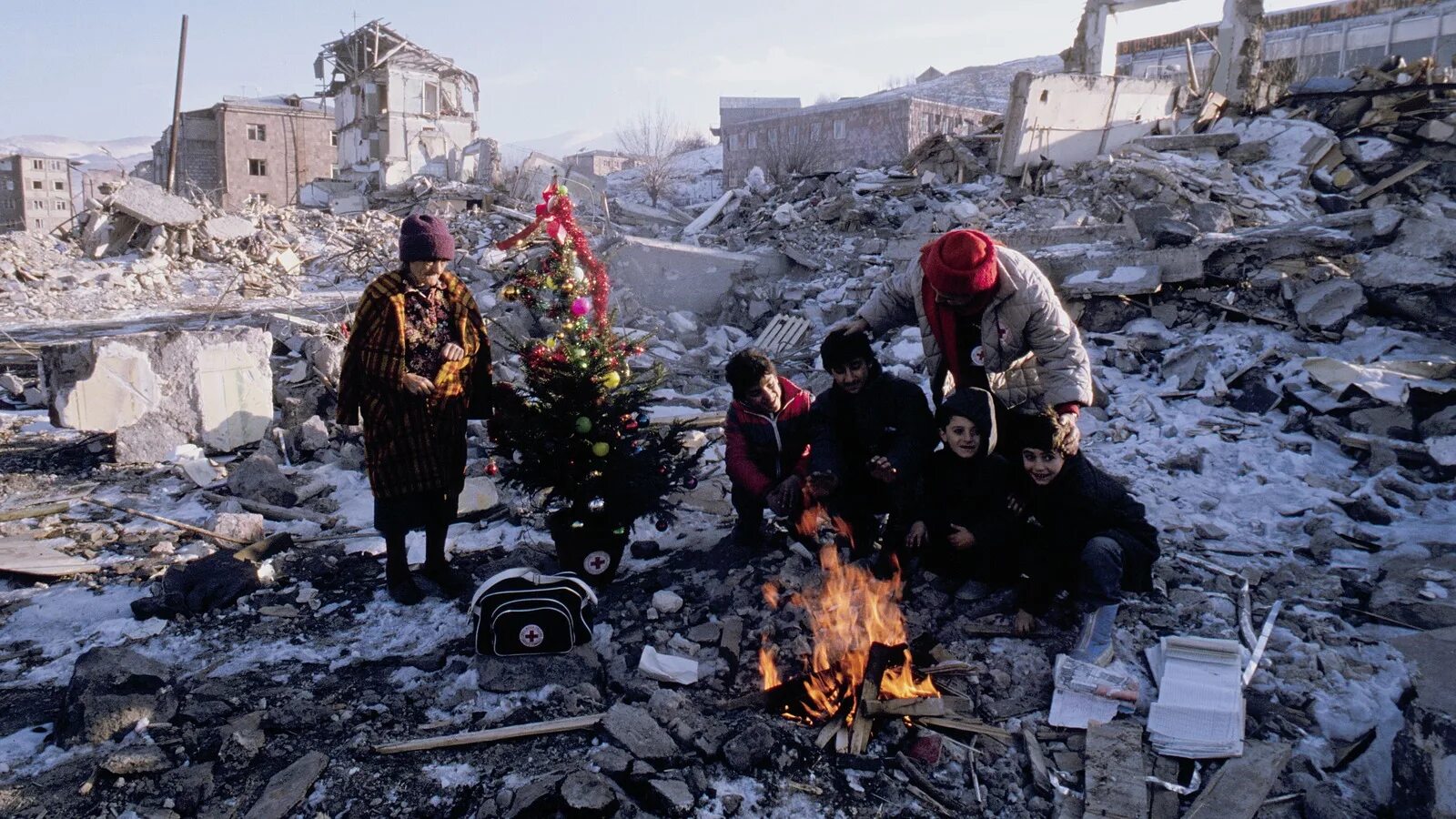 Армения Спитак землетрясение 1988 город. Землетрясение в Армении в 1988. Землетрясение в Армении Спитак. Землетрясение в Армении 1988 Ленинакан.