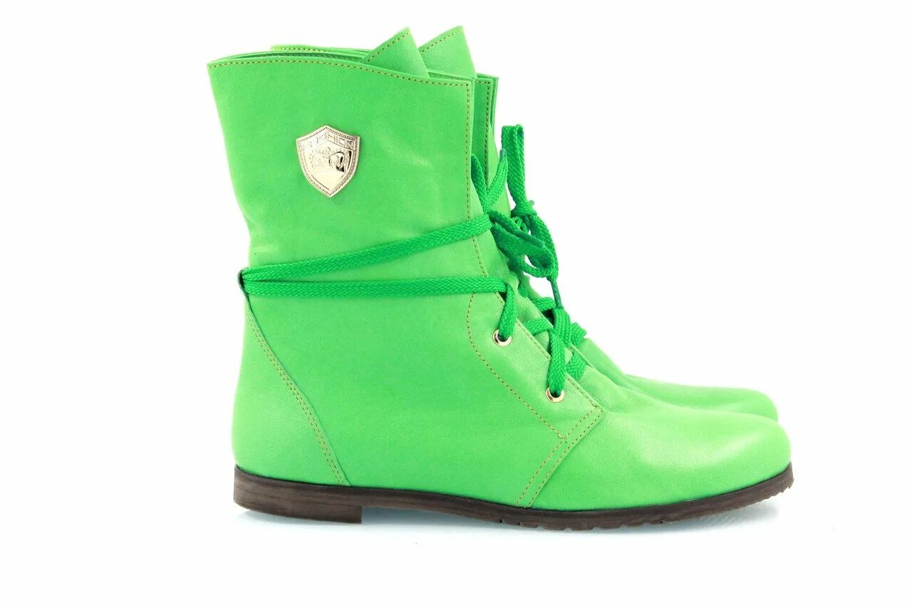 Обувь green. Салатовые ботинки. Салатовые ботинки женские. Зелёные ботинки. Ярко зеленые женские ботинки.